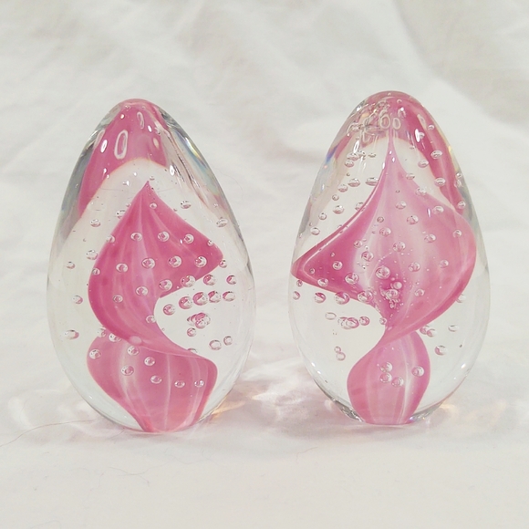 Pair of Glass Eye Studies Hand-Blown Art Glass Pink Egg Paperweights - Picture 7 of 7